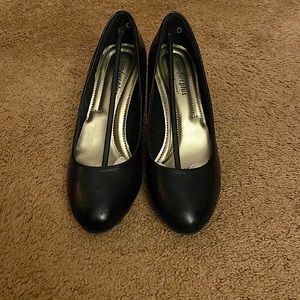 Women’s Comfort Plus Black heels size 6.5
